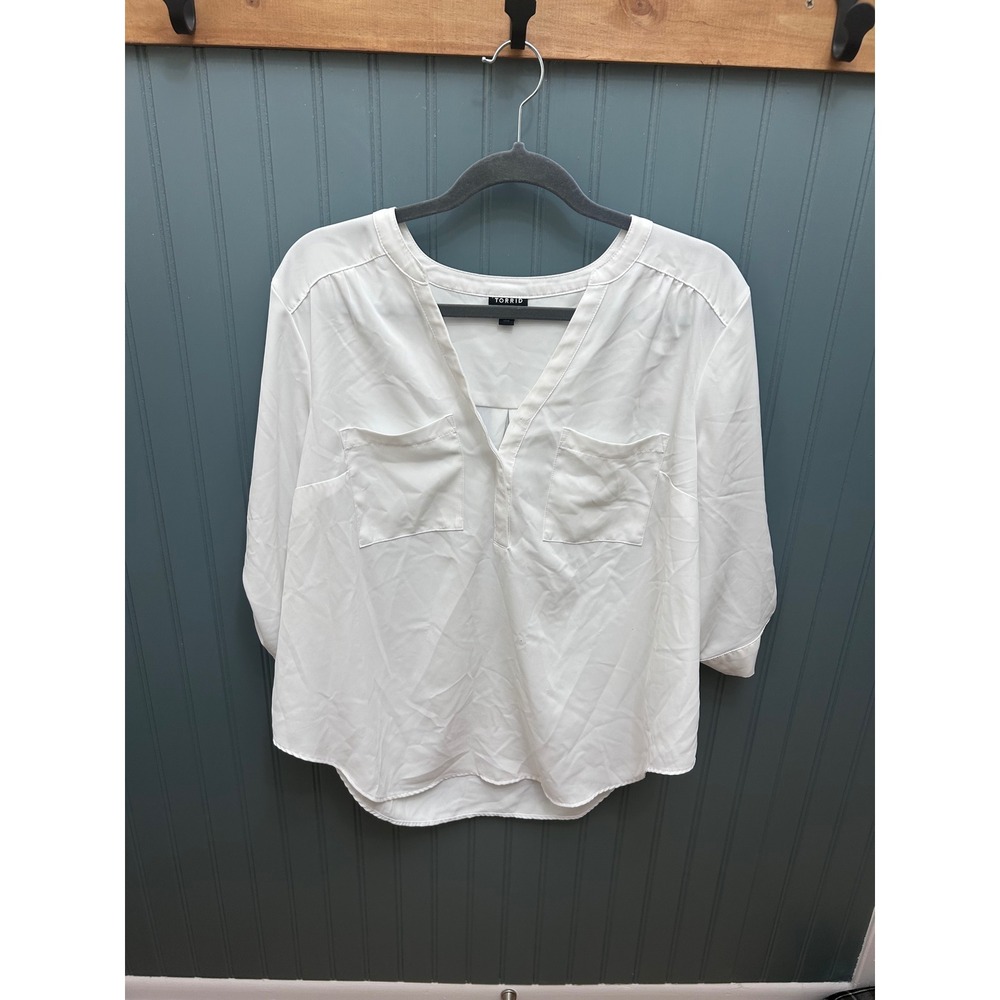 Torrid Harper White Georgette 3/4 Roll Tab Sleeve Pullover Blouse Size 0 L XL